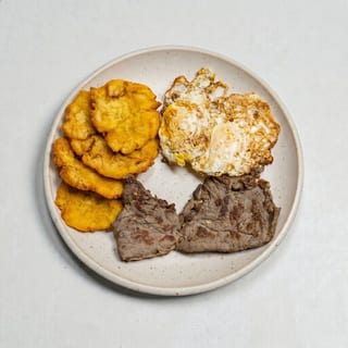 Steak & Eggs / Huevos Con Carne